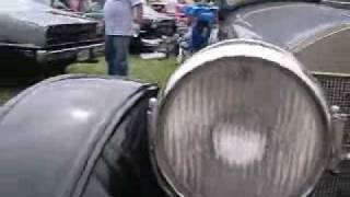 8 15 10 Locomobile...
