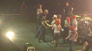 Paramore - Misery Business @ Manchester MEN Arena 19th November 2010