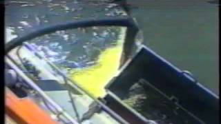 Ликвидация разливов нефти на воде.
