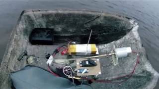 Рыболовный кораблик "Брянск" - тест на воде при сборке