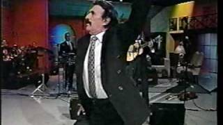Chamín Correa y Los Tres Caballeros -TENIAS QUE SER TAN CRUEL-sEP-2004-.