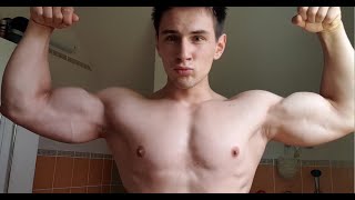 Young Muscle Hottie shows off his ripped, veiny arms close to cam