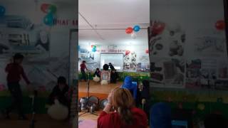 Я НА ПРАЗДНИКЕ "ОЧАГ МОЙ РОДНОЙ ДАГЕСТАН" СЦЕНКА "У РОДНИКА " Я ИСПОЛНЯЮ ГЛАВНУЮ РОЛЬ ГОРЯНКИ ??