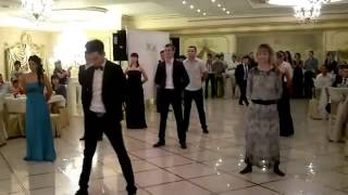 подарочный флешмоб на свадьбу