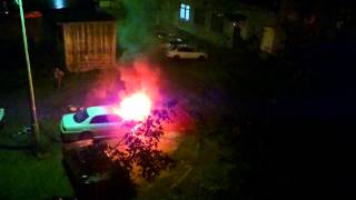 Пожар во дворе, поджег автомобиля