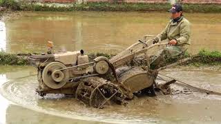 CÚI MÌNH VỚIBÁC TÀI CỦA MÁY CÀY THẦN TỐC NÀY - kubota tractor japan - kubota dc / tractor vietnam