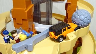 トミカのコマ撮りに挑戦しました! オフロードカーセット Tomica Stop motion Movie