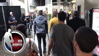 Stephen Curry leaves arena on crutches and in a walking boot | ESPN