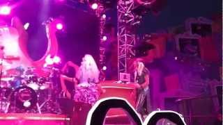 Mad T Party - Domino
