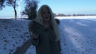 RoxxyX und Sharon Phoenix nackt im Schnee