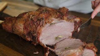 Нога ягнёнка с розмарином и анчоусами