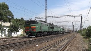 Тепловозы 2ТЭ10У-0345 и 2ТЭ10У-0098 с хозяйственным поездом