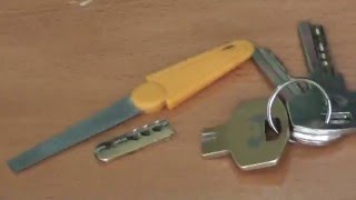 Как вытащить, сломанный ключ из замка.