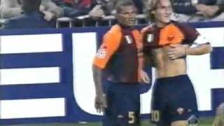 Real Madrid - Roma (0-1), Totti [2001/02] commento di Carlo Zampa