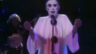 Leo Sayer - The Show Must Go On