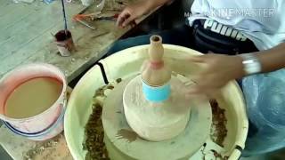 Pembuatan Labu Sayong