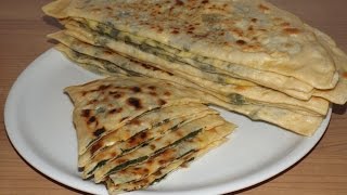 Лепёшки со шпинатом и сыром. Гёзлеме со шпинатом и сырной начинкой.
