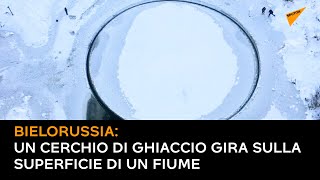 Bielorussia: un cerchio di ghiaccio gira sulla superficie di un fiume