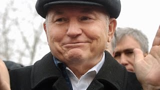 Анекдоты смешные. И в Лужки свои попал.