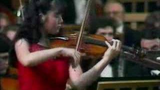 A. Suwanai plays Paganini Violin Concerto No.1 (5 of 5)
