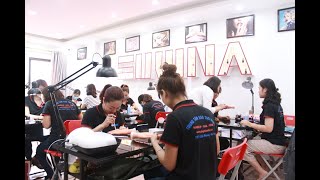 Lớp dạy nghề Nail Art làm móng tại Trung tâm đào tạo nghề Đẹp Hiện Đại - SUVINA