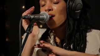 FKA twigs - Kicks (Live on KEXP)