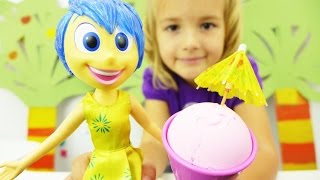 Видео для девочек с игрушками. Мороженое и лимонад для куклы Радость