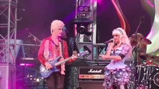 Mad T Party - Domino