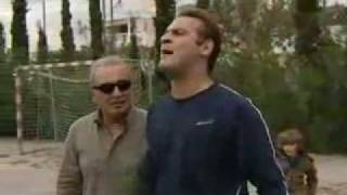 makis eutixismenoi mazi (i kalyteri skini ever)!!!!!