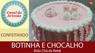 Bolo Chá de Bebê Confeitado com Chantilly - Botinha e Chocalho