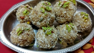 जाने कैसे बची हुई रोटी से स्वादिष्ट लड्डू बनाएं | Delicious Leftover Roti Ladoo | Chapati Laddu.