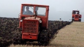 Tractors T-4A and DF-75D, plowing /// Тракторы Т-4А и ДТ-75Д, вспашка зяби