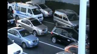 Ambulance Blocked by Mini-van driver in Shanghai