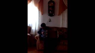 Мужчина очень красиво поет (на татарском языке)
