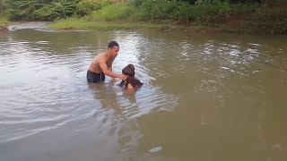 Amazing fishing at Battambang - people fishing in Cambodia - How to Catches fish (Part 304)