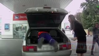 Женщин умом не понять  Особенно на дороге