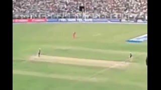 Ashok Dinda Bowling at Eden Gardens Kolkata - KKR vs. RCB IPL T20 Cricket Match