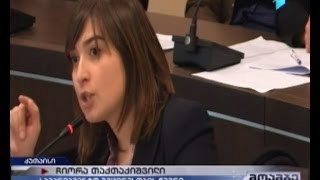 ჩიორა თაქთაქიშვილი ეკა ბესელიას 50 ათასი ლარის დაკისრებით დაემუქრა