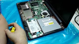 Wymiana dysku na SSD w laptopach ASUS K555l F555l X555l R556l A555l oraz czyszczenie