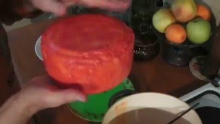 Покрытие сыра воском.