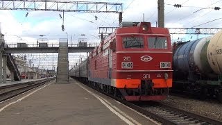 Электровоз ЭП1-210 с поездом №409 Казань — Новороссийск