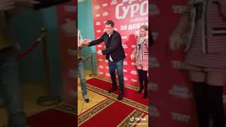 Галыгин пристает к Асмус на глазах Харламова