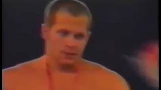 Один из первых боев без правил Федора Емельяненко против Мартин Лазаров 21 мая 2000 год
