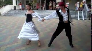 СЦЕНА ТАНЦА ПИРАТЫ КАРИБСКОГО МОРЯ ! ГЕРОИ УЛИЦ