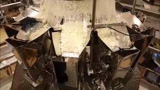 Фасовка сухого творога на мультиголовочном дозаторе KENWEI
