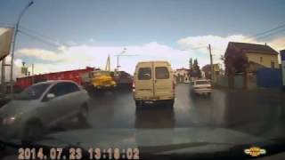 Подборка везунчиков на дорогах, избежали аварии в последнюю секунду, счастливчики, Close Call, регис