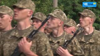 Чернигов: В "Десне" 2000 срочников приняли присягу