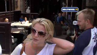 Britney Spears Leaves The Abby