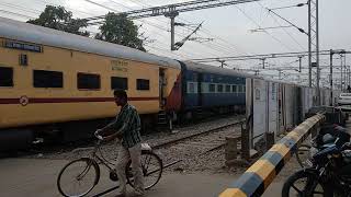 [A] Vibhuti Express now with Utkrist rakes leaves from Manduadih railway