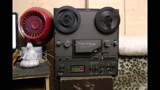 Электроника 004 поет и пляшет